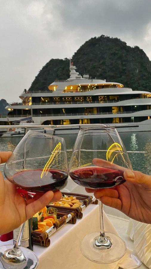 Scarlet Pearl Cruises