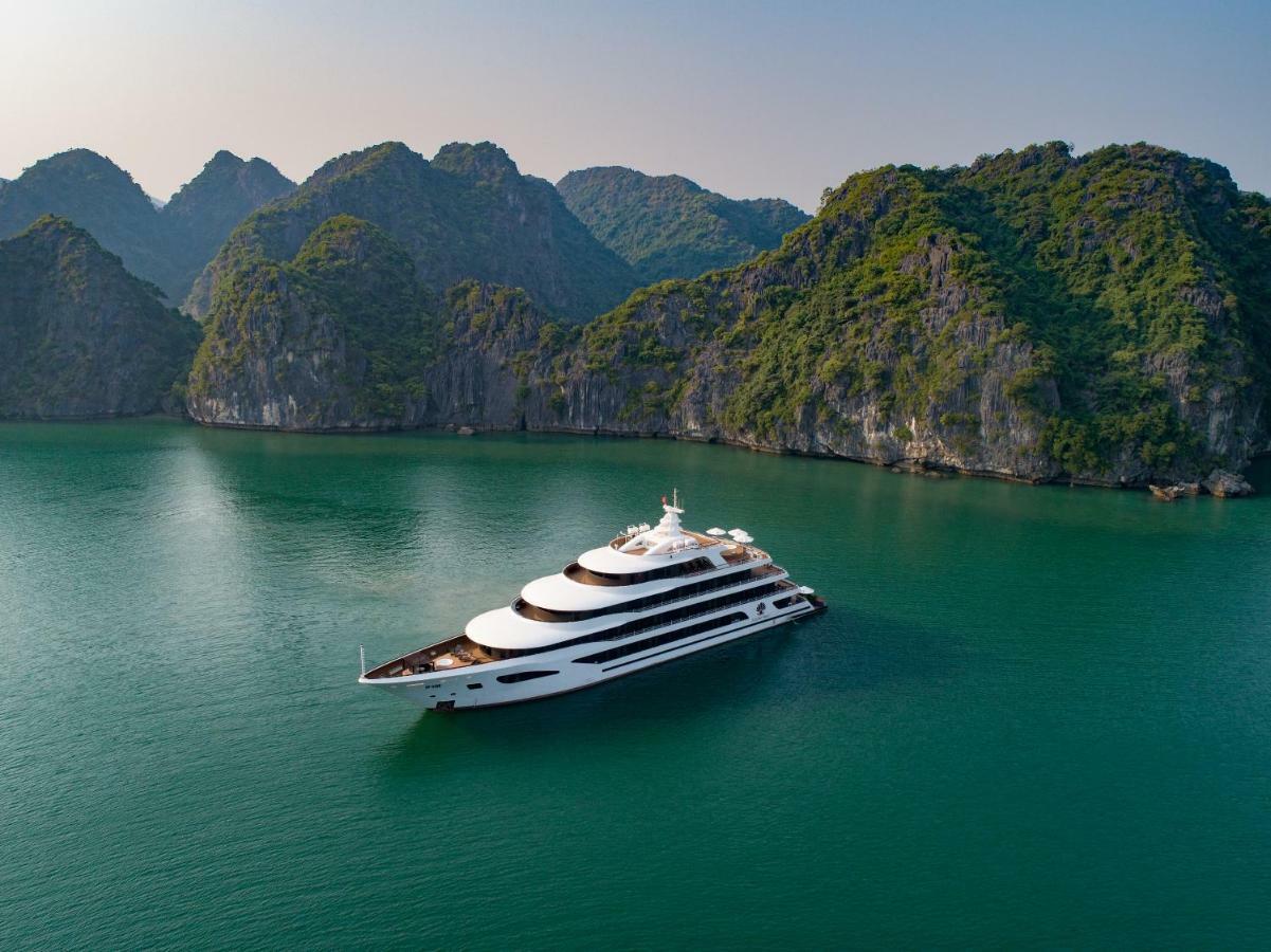  Scarlet Pearl Cruises 5*