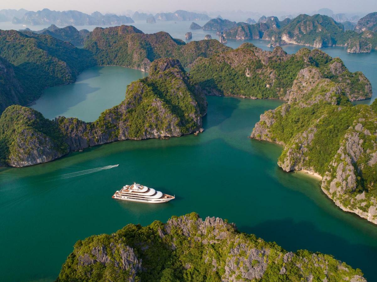 Scarlet Pearl Cruises 