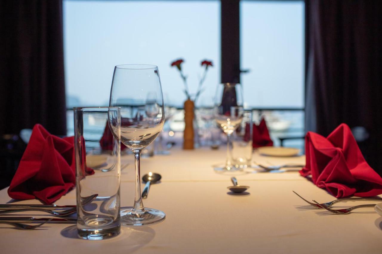 Scarlet Pearl Cruises 5*