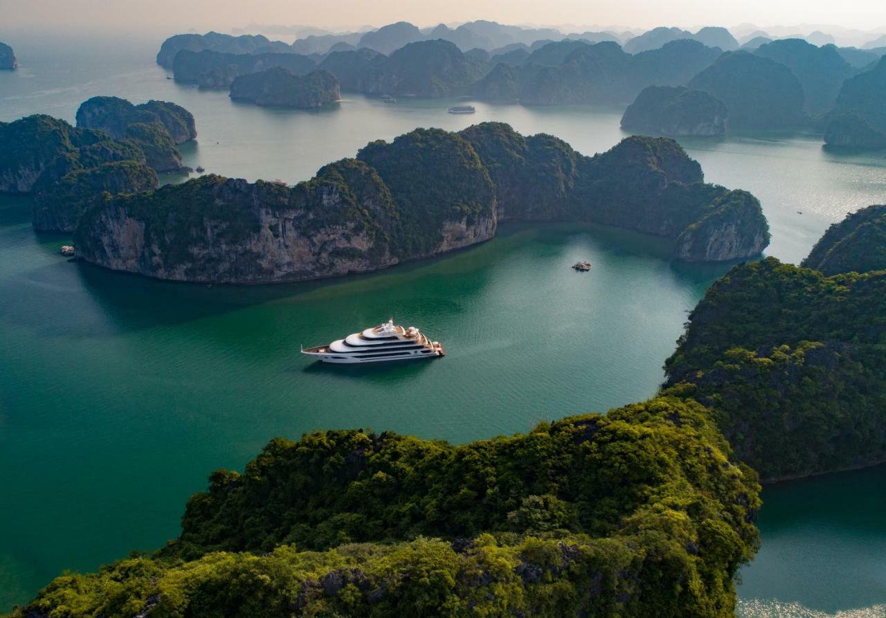 Scarlet Pearl Cruises  Hạ Long