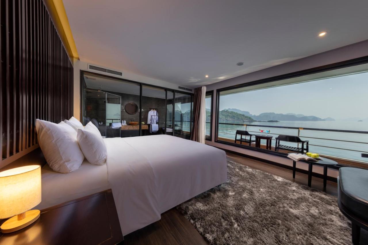 Scarlet Pearl Cruises  5*