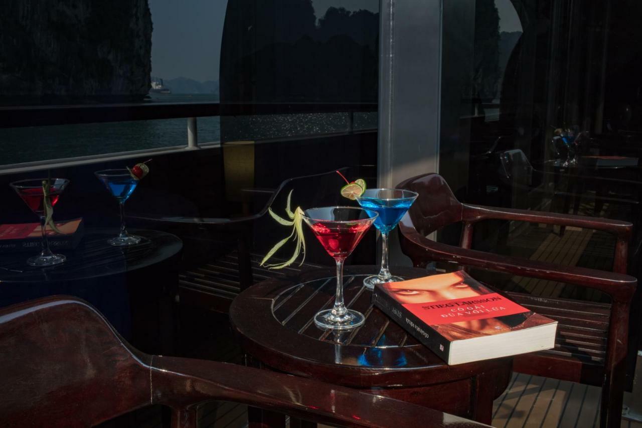 Scarlet Pearl Cruises - Wonder On Lan Ha Bay