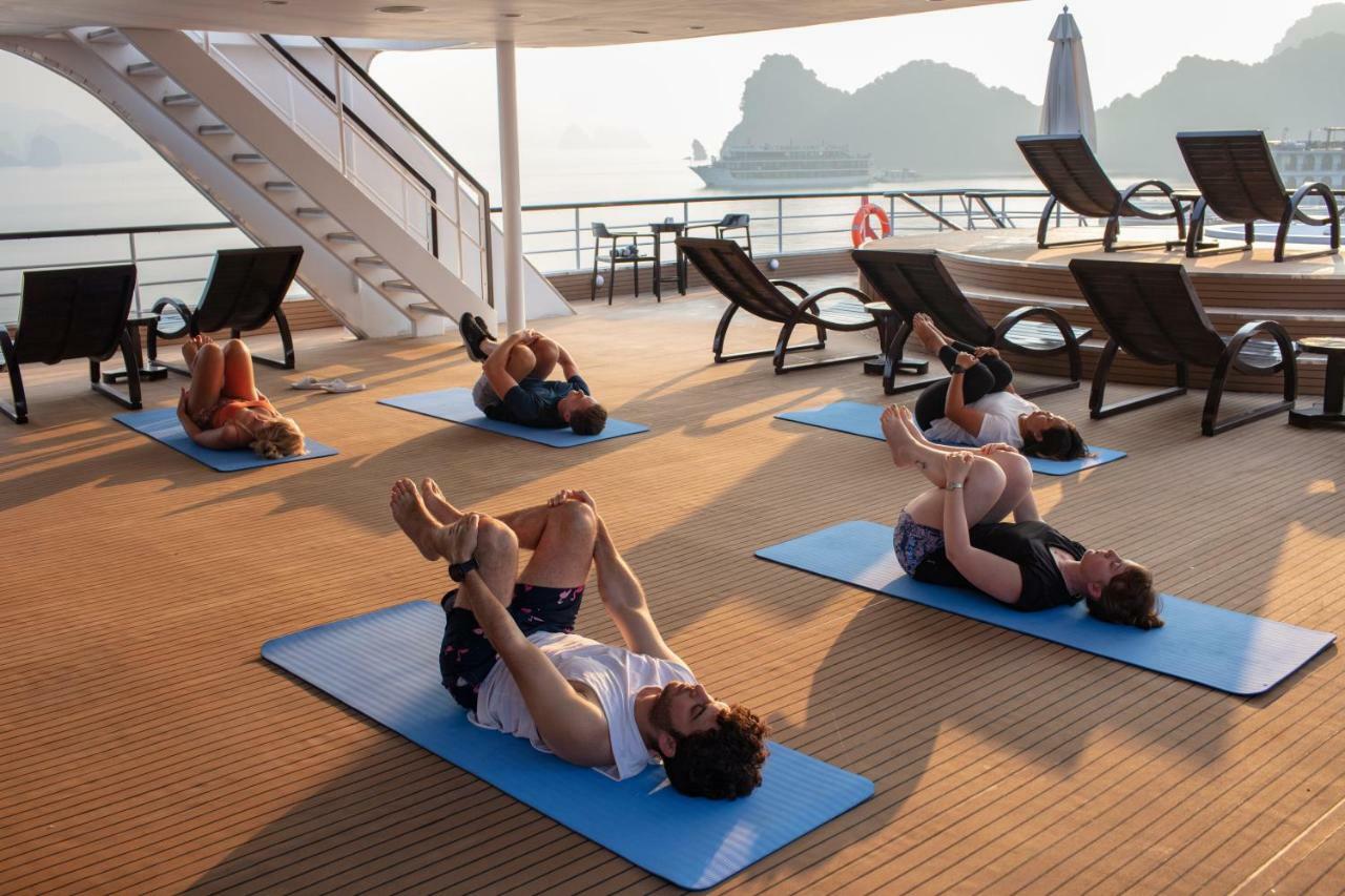 Scarlet Pearl Cruises - Wonder On Lan Ha Bay  Халонг