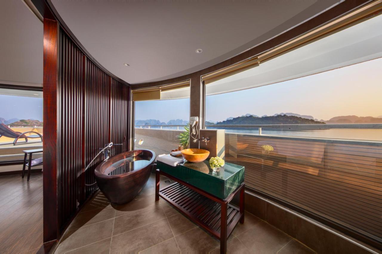 Scarlet Pearl Cruises - Wonder On Lan Ha Bay Халонг