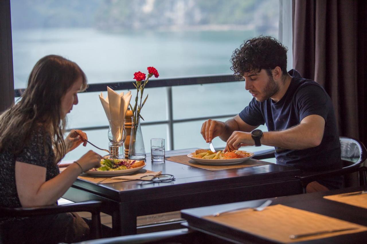 Scarlet Pearl Cruises - Wonder On Lan Ha Bay 5*